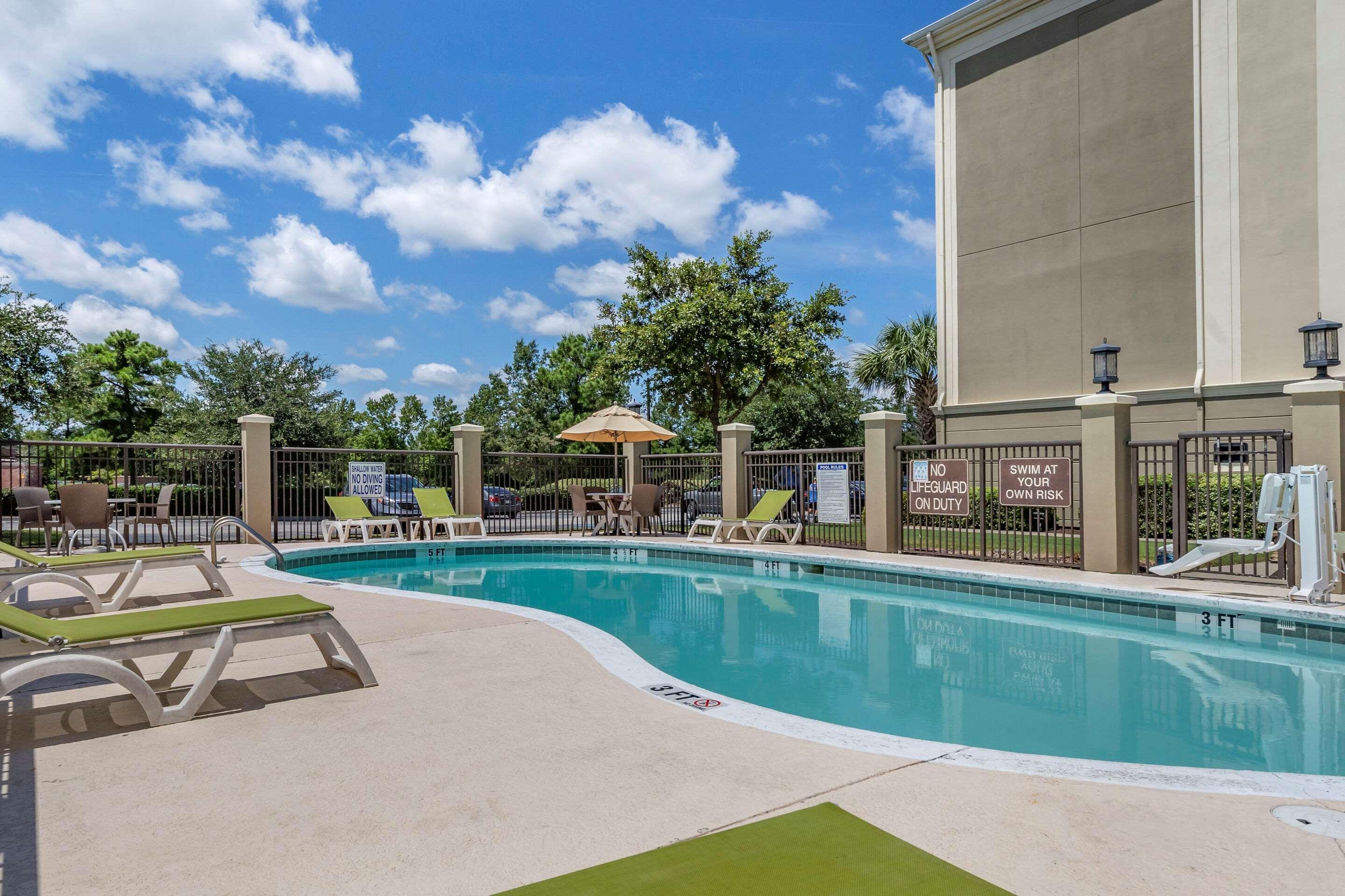 Comfort Suites Myrtle Beach Central Exterior photo